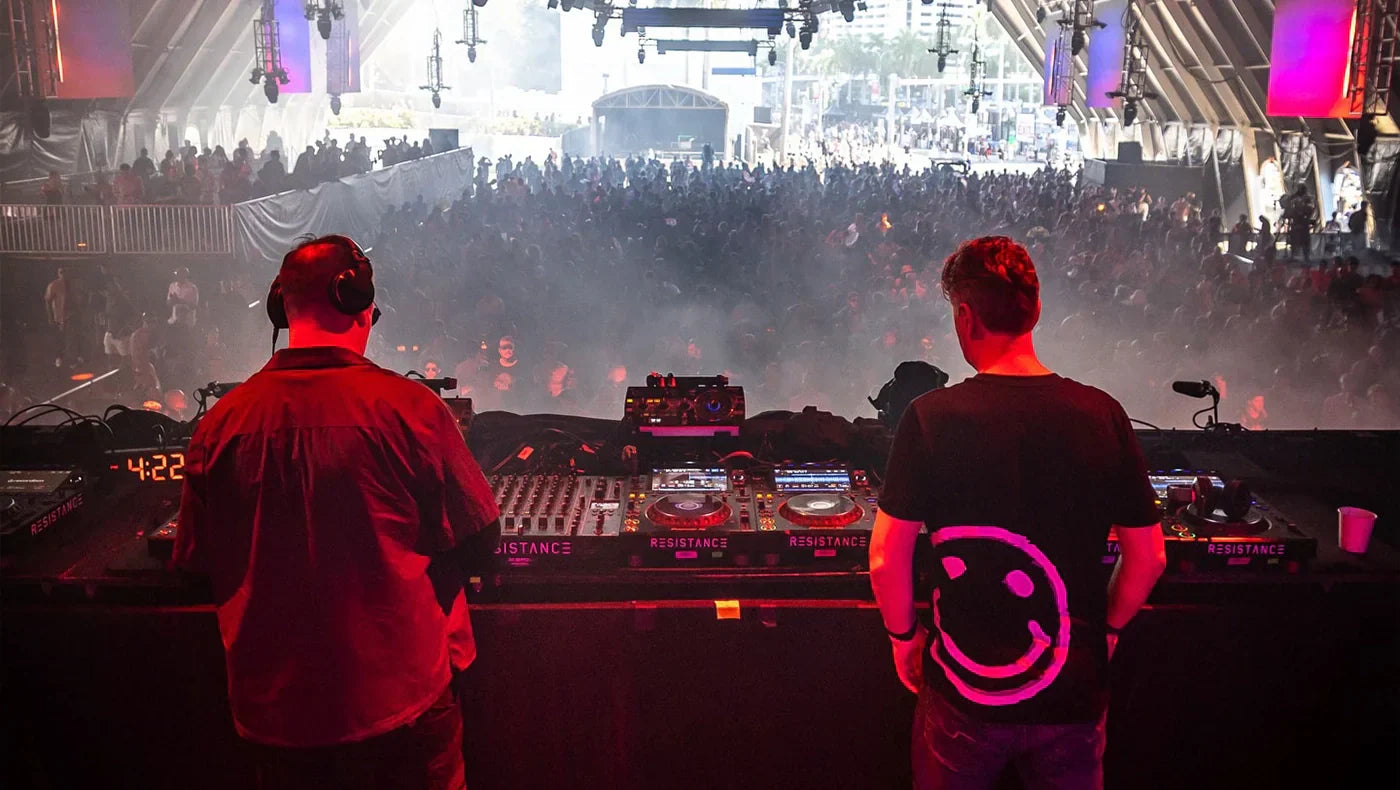 JOHN DIGWEED WEARING WH