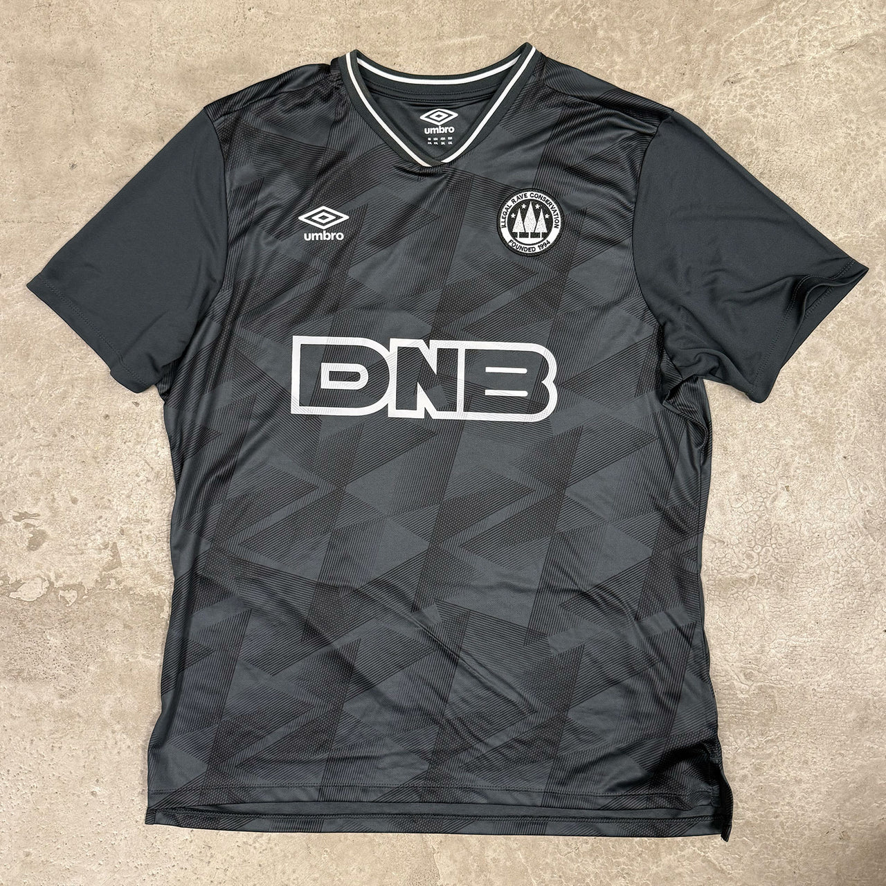008 - DNB - 2XLarge