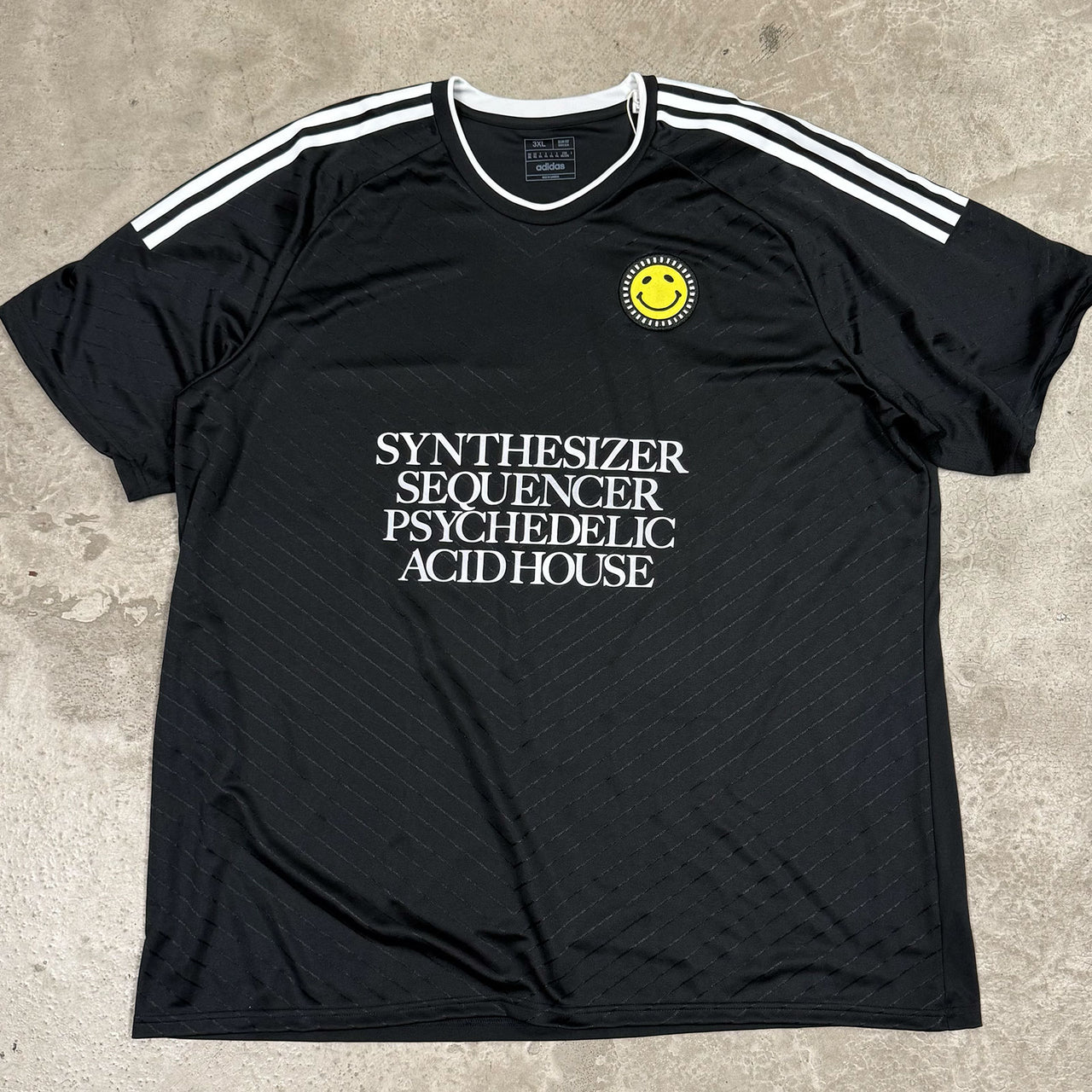 030 - Synthesizer  - 3XLarge