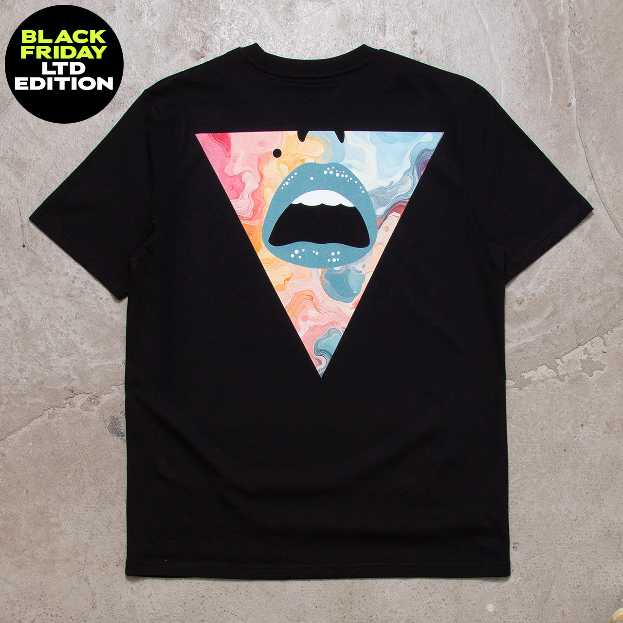 BF Swirl Triangle Face Back Print - Tshirt - Black
