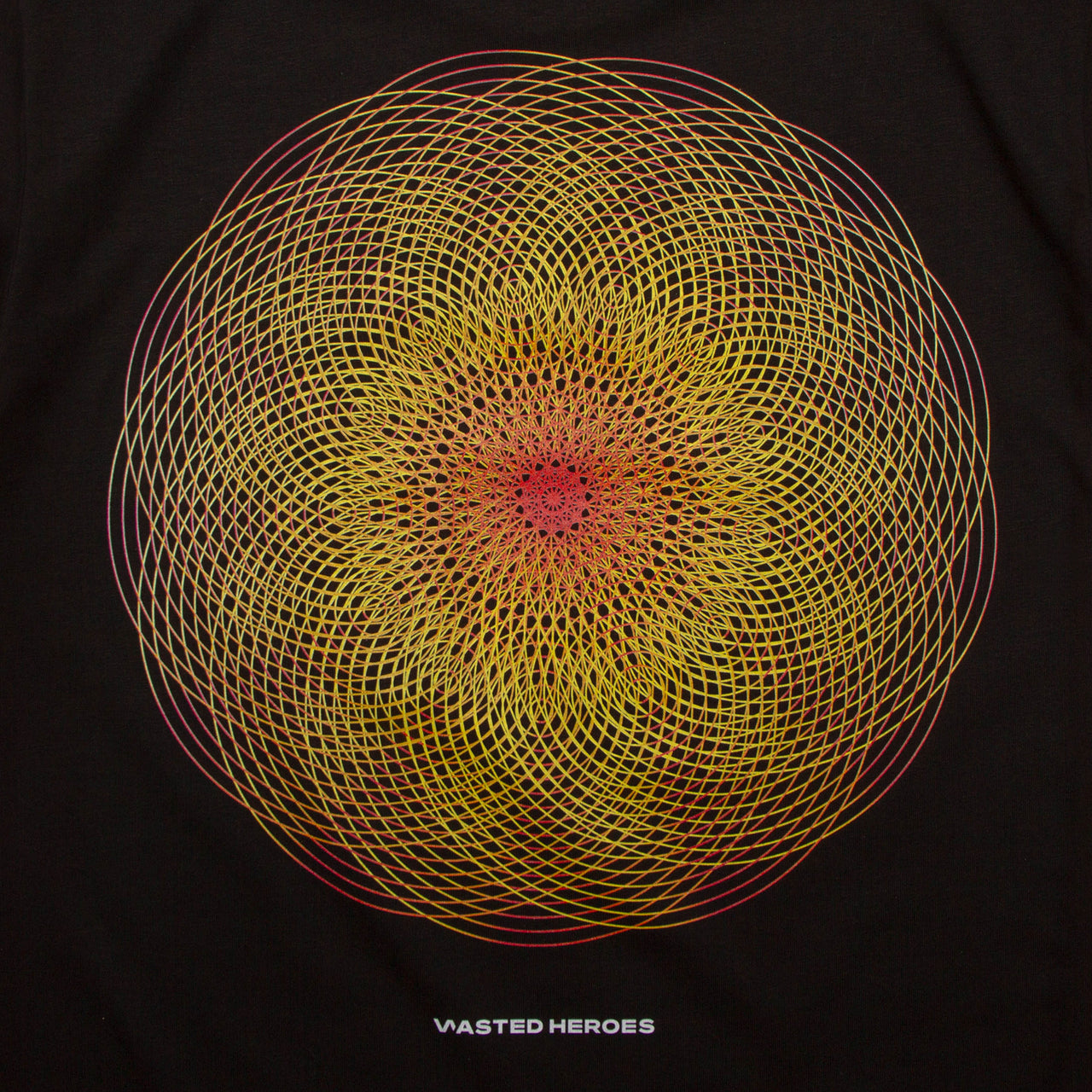 004 Geometric Back Print - Tshirt - Black