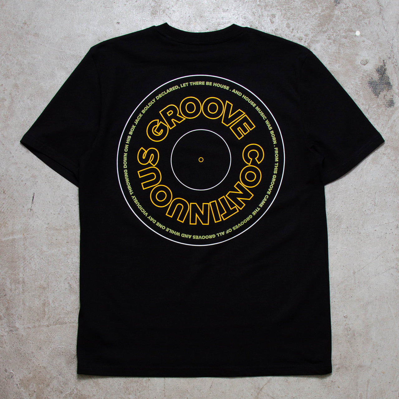 OG Continuous Groove Back Print - Tshirt - Black